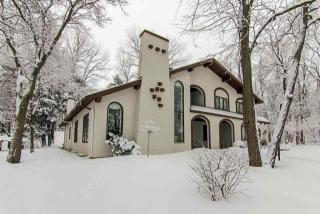 409 Ozark Trl, Madison, WI 53705-2536