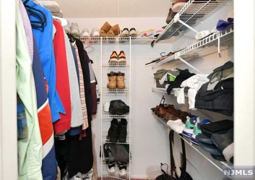 1037 Cambridge Ct, Mahwah NJ 07430-3249 exterior