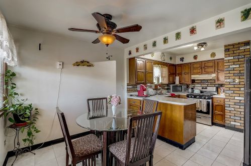 5527 Kilbourn Ave, Chicago IL 60646-5937 exterior