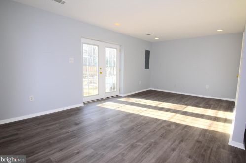 6439 Patience Ct, Alexandria VA 22315-3443 exterior