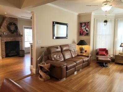 14 Ayrault St, Middletown RI 02840-2771 exterior