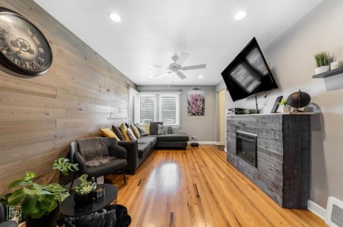 5127 Central Ave, Chicago, IL 60638-1550