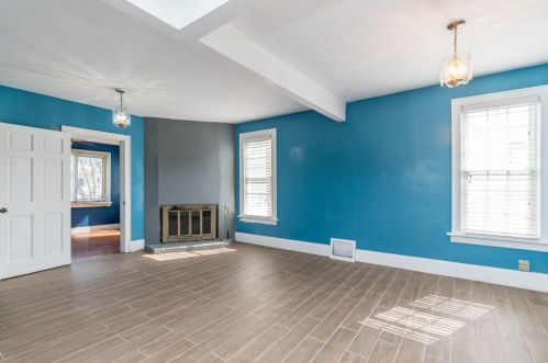 1112 Hickory St, Waukegan IL 60085-1937 exterior