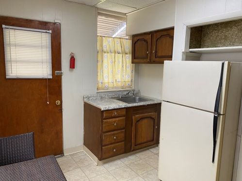 2913 Bedford Ave, Pittsburgh PA 15219-4011 exterior