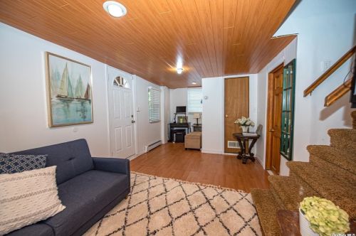 55 Kelsey Ave, Huntington Station NY 11746-1109 exterior