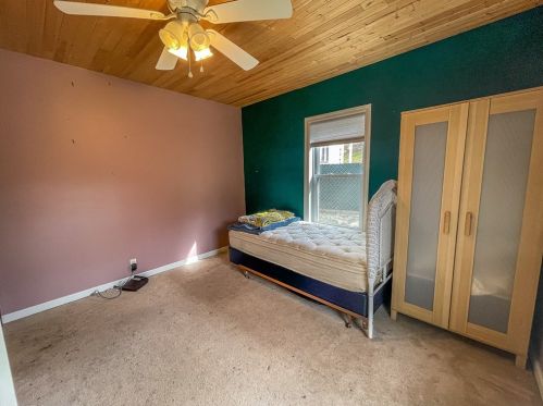 6 Bismark St, Pittsburgh PA  15209-2102 exterior