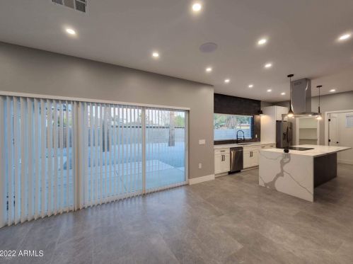 10637 16 Ave, Phoenix AZ 85021-7924 exterior