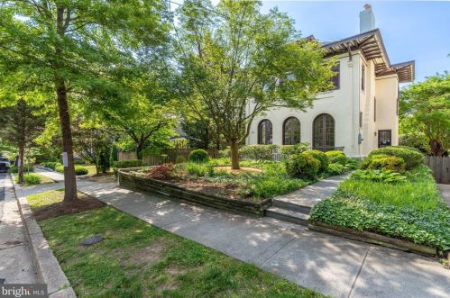 3524 Edmunds St, Washington DC 20007-1463 exterior