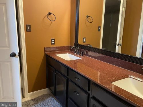 142 Merlin Dr, Hummelstown PA exterior