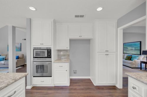 120 Hazelmere Dr, Folsom CA 95630-5522 exterior