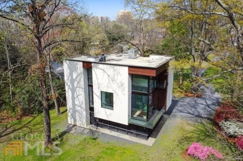 2105 Fairhaven Cir, Atlanta GA  30305-4314 exterior