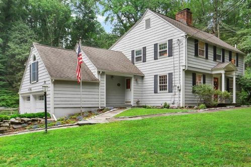 54 Cobbs Ml Rd, Wilton CT exterior