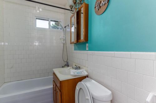 12 Humes St, Providence RI 02907-3203 exterior