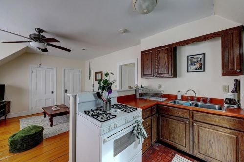 141 Governor St, Providence RI 02906-3058 exterior