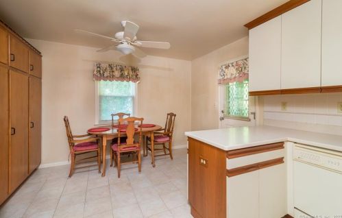 8 Cross St, Greenwich CT 06831-5006 exterior