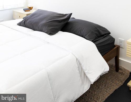 2026 Howard St, Philadelphia PA 19148-3334 exterior