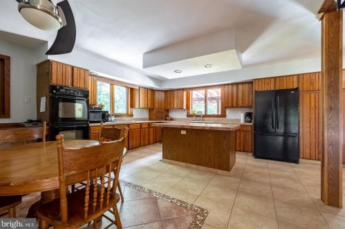 2344 Evergreen Ln, Pottstown PA 19465-8884 exterior