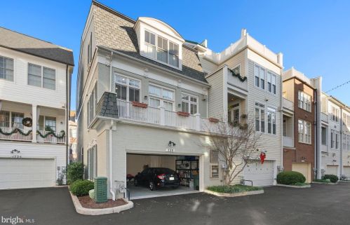 720 Bracey Ln, Alexandria VA  22314-6245 exterior