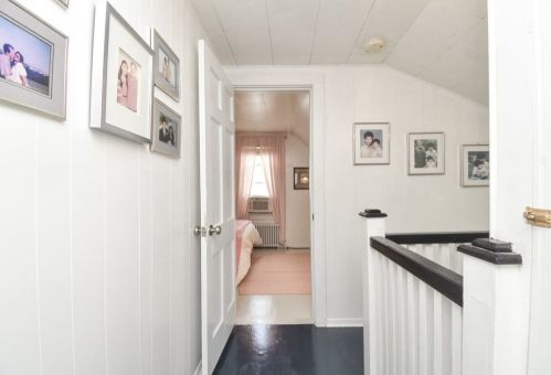 17 Waldorf St, Springfield MA 01109-1837 exterior