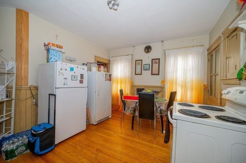 9 Caroline St, Worcester MA 01604-3854 exterior