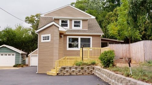 59 20 St, Huntington Station NY 11746-3202 exterior