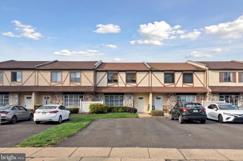 2051 Jason Dr, Huntingdon Valley, PA 19006-1736