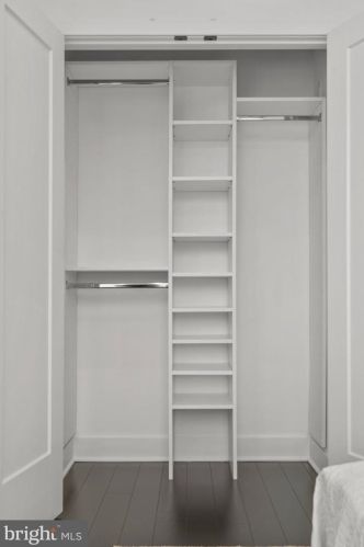 654 13 St, Philadelphia PA 19123-2427 exterior