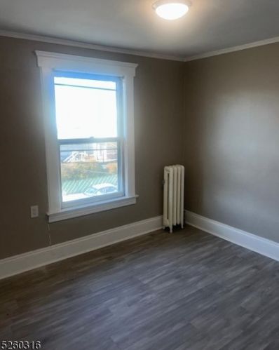 209 Walnut St, Roselle Park NJ 07204-2205 exterior