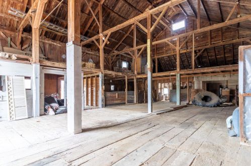 1240 Franklin Pierce Hwy, Barrington NH 03825-7331 exterior