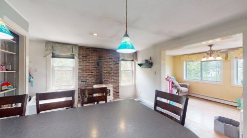 171 Village St, Concord NH 03303-4520 exterior