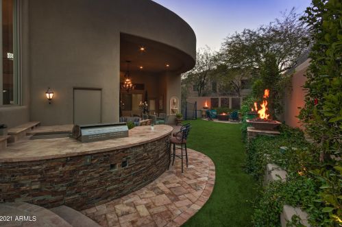 13841 Cyn Dr, Phoenix AZ 85016-2403 exterior