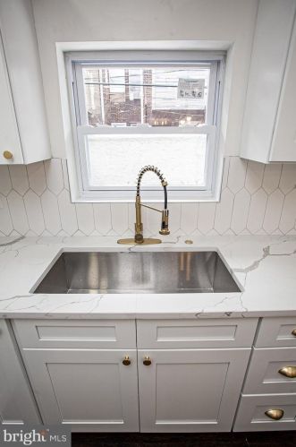 2022 21 St, Philadelphia PA 19145-2722 exterior