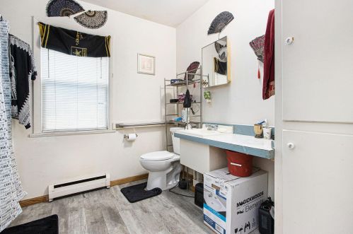 1304 Douglas Ave, Kalamazoo MI 49007-2227 exterior