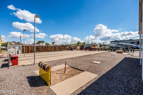 15802 Gilbert Rd, Chandler AZ  85225-6057 exterior