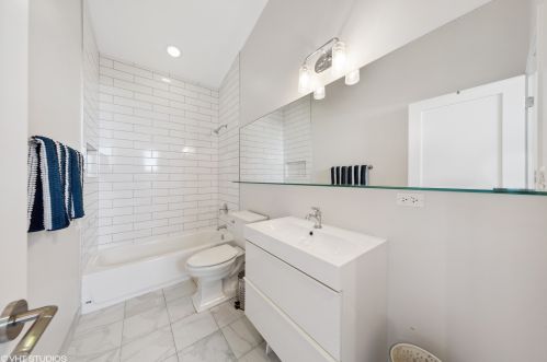 2040 Hamlin Ave, Chicago IL 60647-1010 exterior