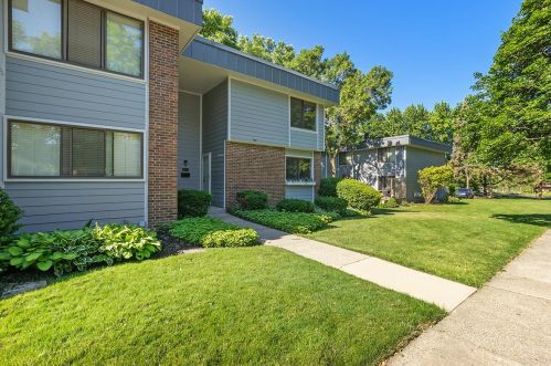 4034 Norway St, Grand Rapids, MI 49546-6157