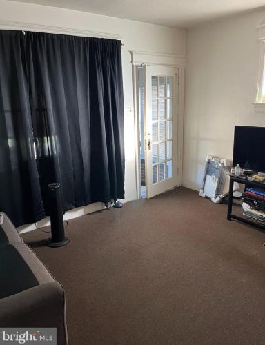 1403 Liberty St, Trenton NJ 08629-2214 exterior