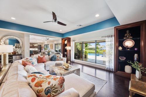 4803 Oak Cir, Boynton Beach FL 33436-5922 exterior