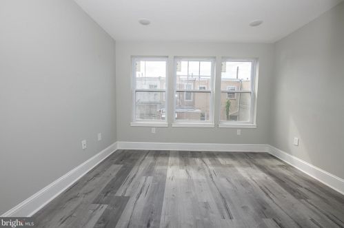 2122 2nd St, Philadelphia PA 19147-3802 exterior