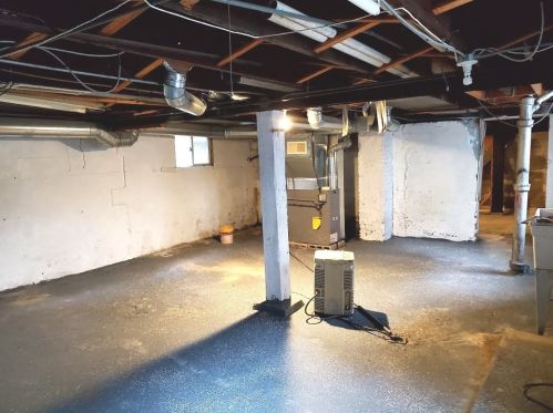 27 Maple Ave, Waukegan IL 60085-5330 exterior