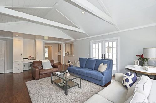 94 Spectacle Ln, Ridgefield CT 06877-5715 exterior