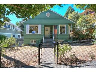 215 Garfield St, Seattle, WA 98109-3177