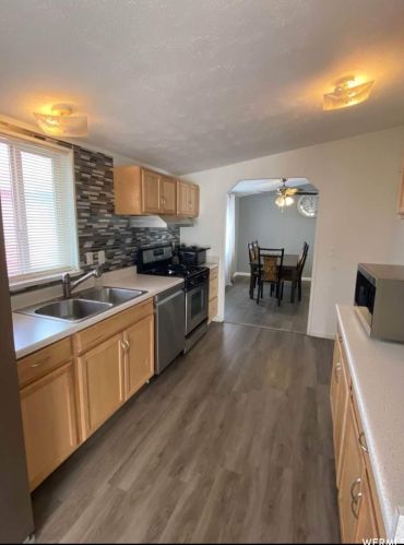 8155 Redwood Rd, Taylorsville UT 84088-5732 exterior