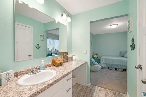 3258 Tischer Rd, Duluth MN 55803-9786 exterior