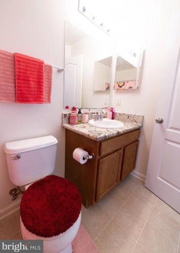 280 Kentshire Dr, Lancaster PA 17603-8851 exterior