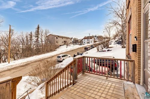 517 4 St, Duluth MN 55805-1938 exterior