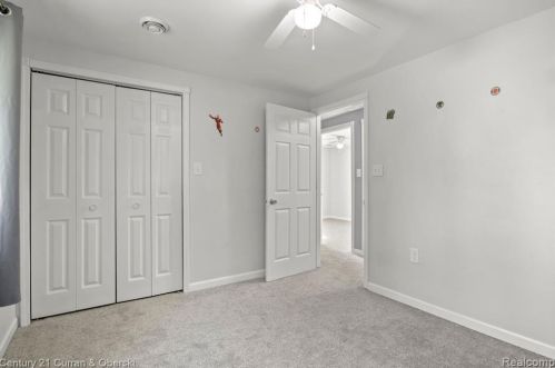 1787 Sashabaw Rd, Brandon MI  48462-9163 exterior