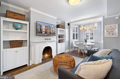 250 9th St, Washington DC  20002-6110 exterior