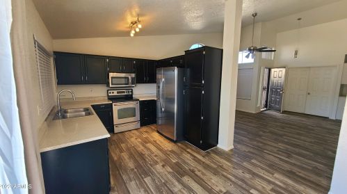 6826 17 Way, Phoenix AZ 85042-5707 exterior