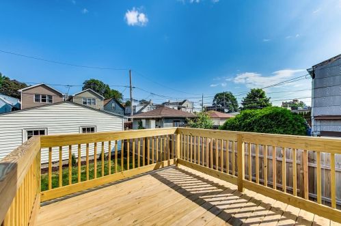 2830 Barry Ave, Chicago IL  60618-7016 exterior